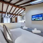 Garibaldi Luxury