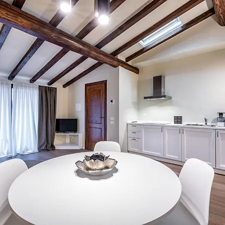 Garibaldi Luxury Appartement Prato (Prato)